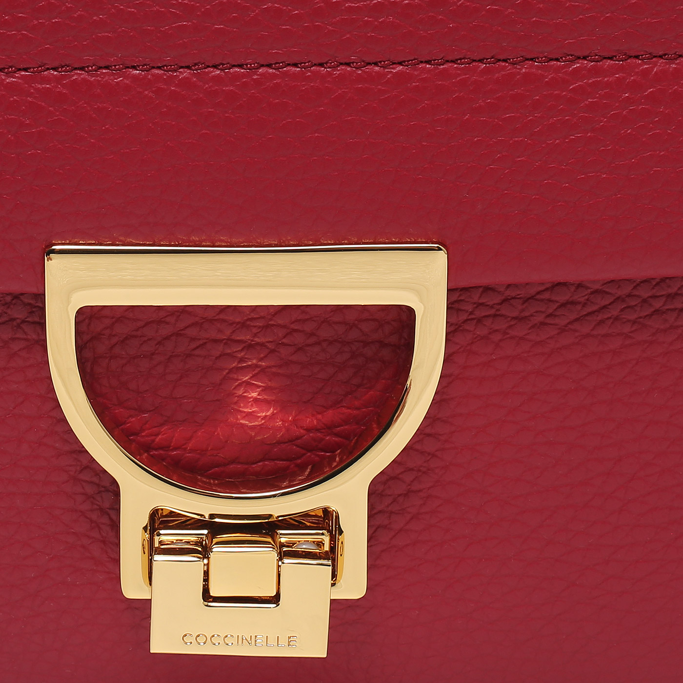 Кожаная сумка Coccinelle Arlettis