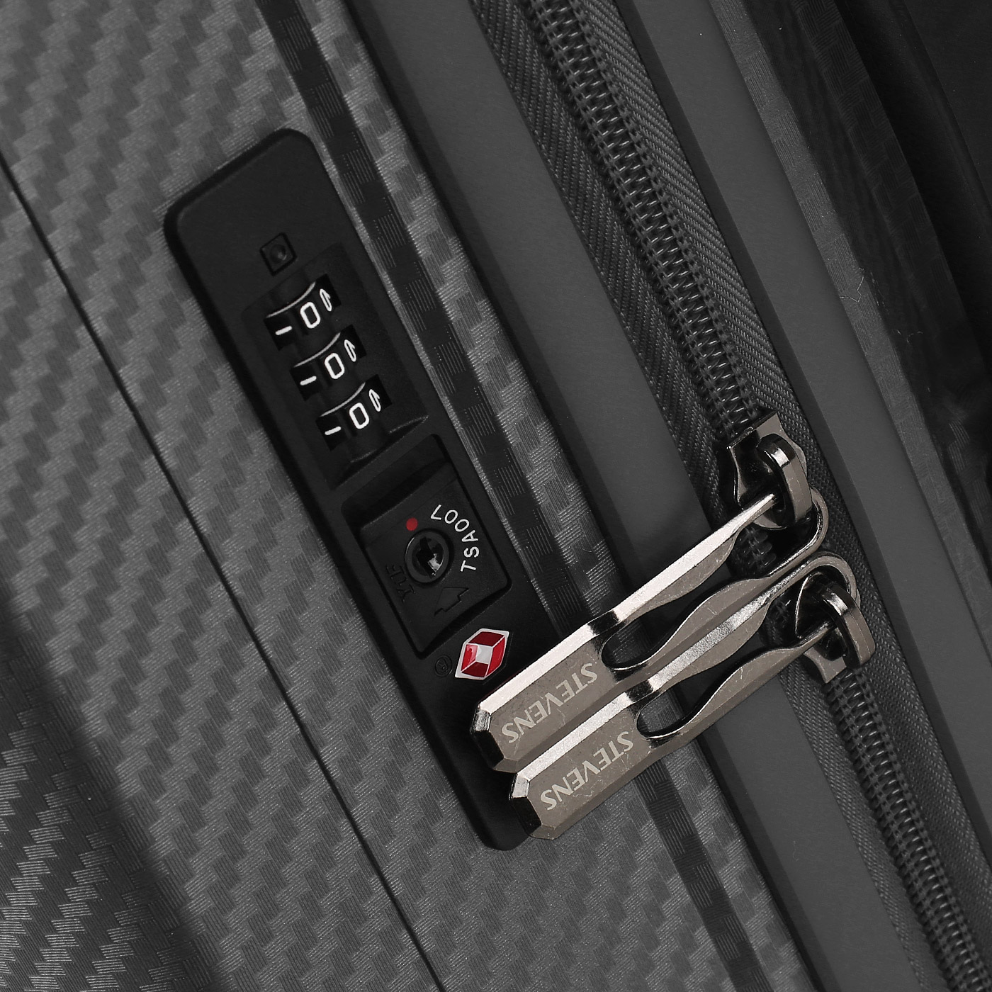 Чемодан средний M из полипропилена с кодовым замком Stevens Morocco