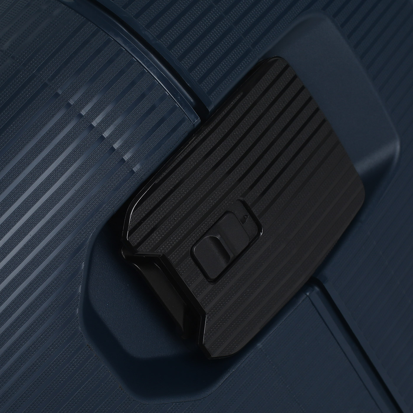 Чемодан большой L из полипропилена с кодовым замком Samsonite Magnum ECO