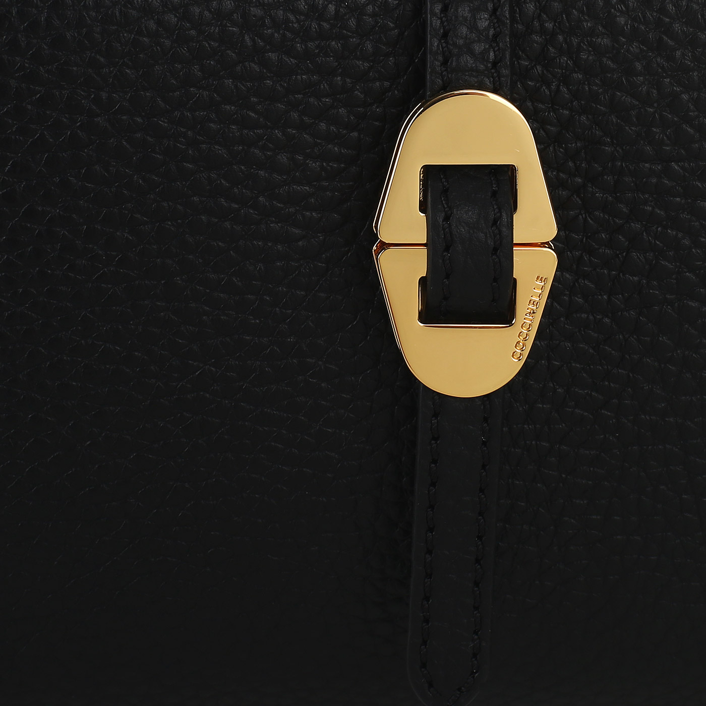 Сумочка с цепочкой Coccinelle CoccinelleCosima