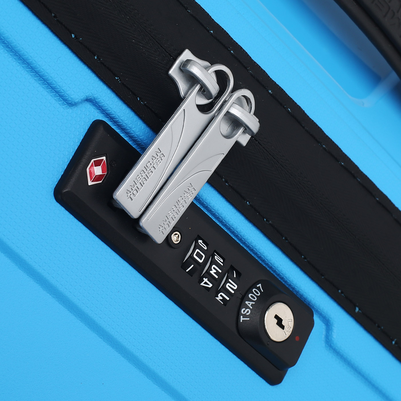 Чемодан American Tourister Airconic