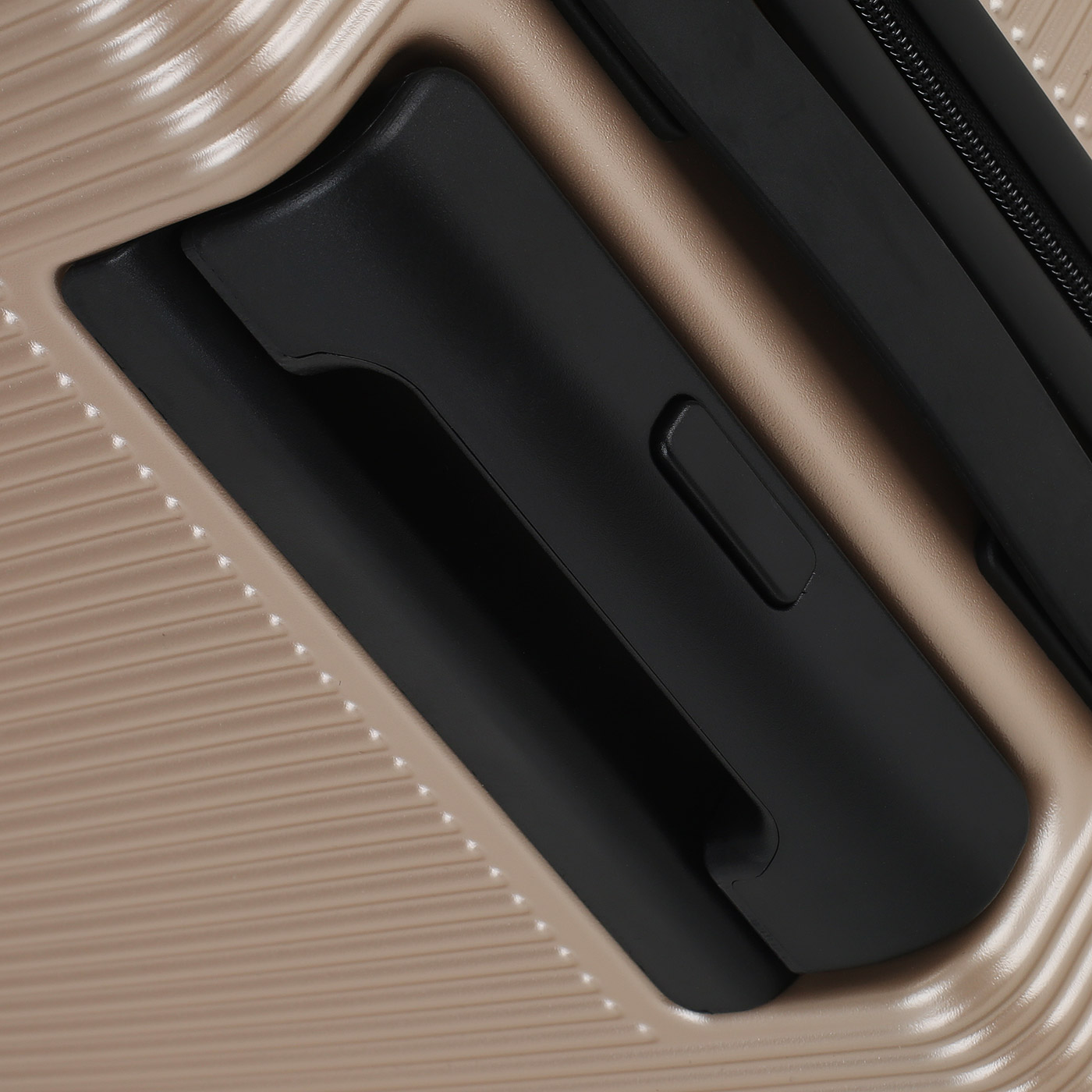 Чемодан маленький S из поликарбоната Karl Lagerfeld Ikonik 2.0